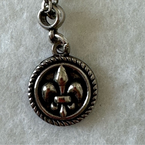 Vintage Silver French Fleur de Lis Pendant Necklace NWOT - Picture 8 of 15